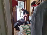 Skadad soldat använde sina sista krafter för att nå stugan... Foto: Daniel Valdivia